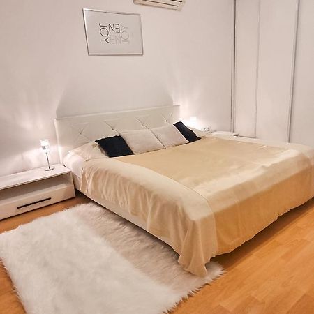 Modern & Cozy Apartment Near Hockey & Football Arena บราติสลาวา ภายนอก รูปภาพ