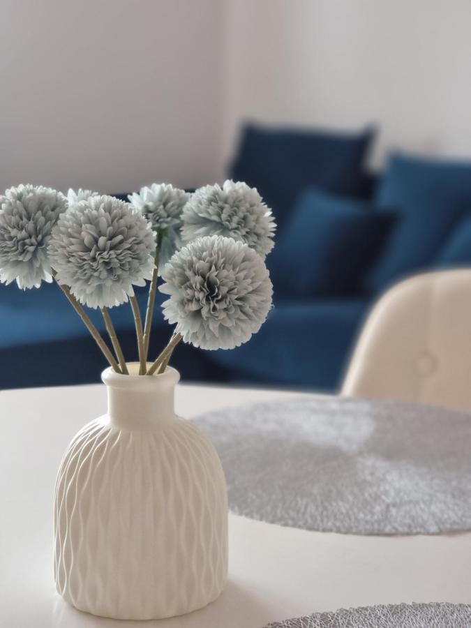 Modern & Cozy Apartment Near Hockey & Football Arena บราติสลาวา ภายนอก รูปภาพ
