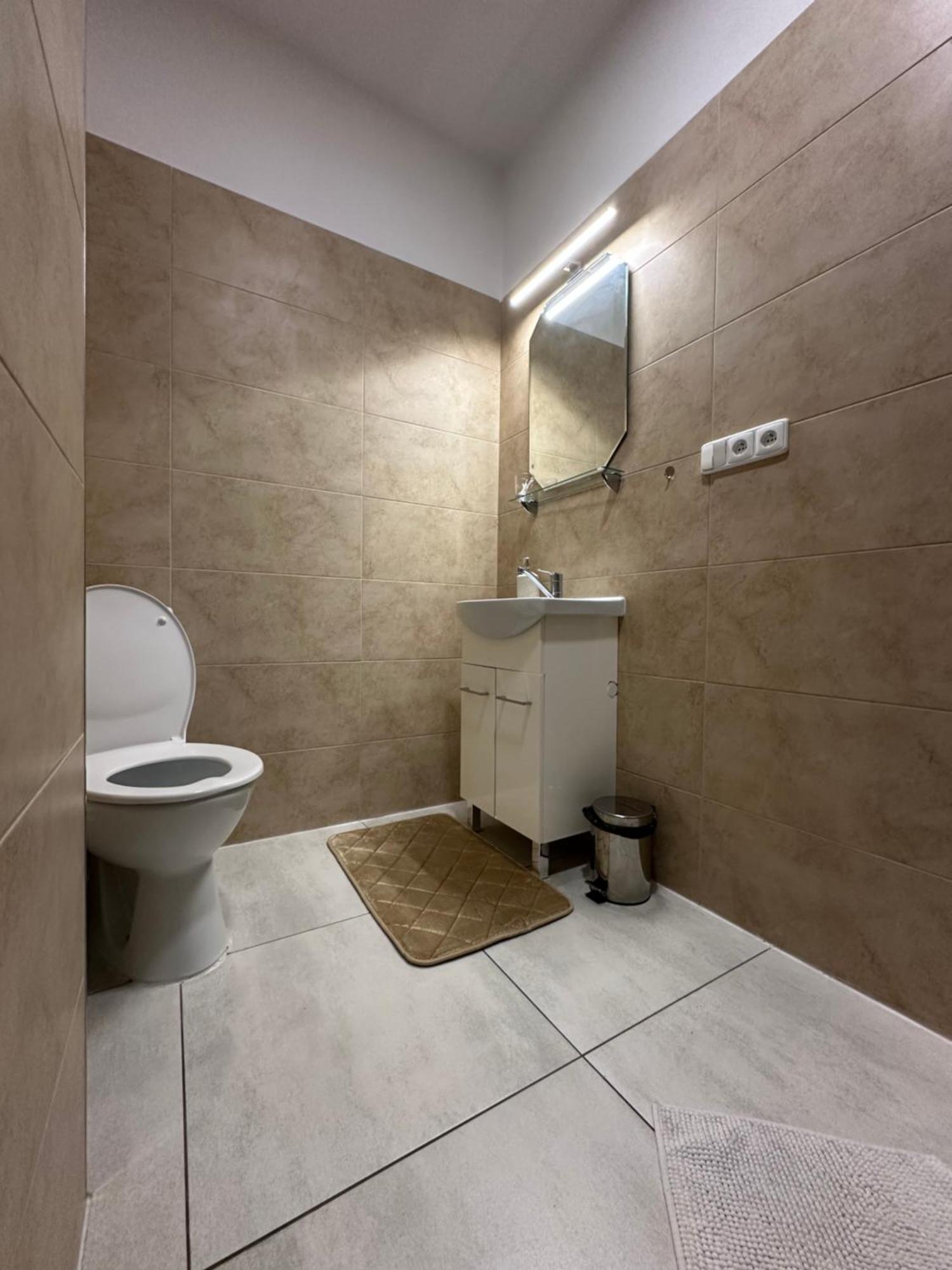 Modern & Cozy Apartment Near Hockey & Football Arena บราติสลาวา ภายนอก รูปภาพ